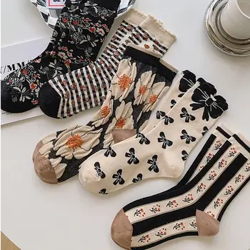 Vintage Tatlı Çiçek Baskı Çorap Kadın Kız Moda Harajuku Ekip Çorap Kawaii Sevimli Yay Orta Tüp Çorap Kadın Çorap